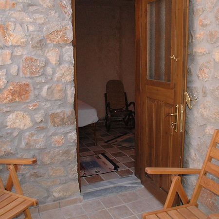Stoneapartments, Γ Κωσταλοσ Και Σια Οε Avgonima Exterior foto