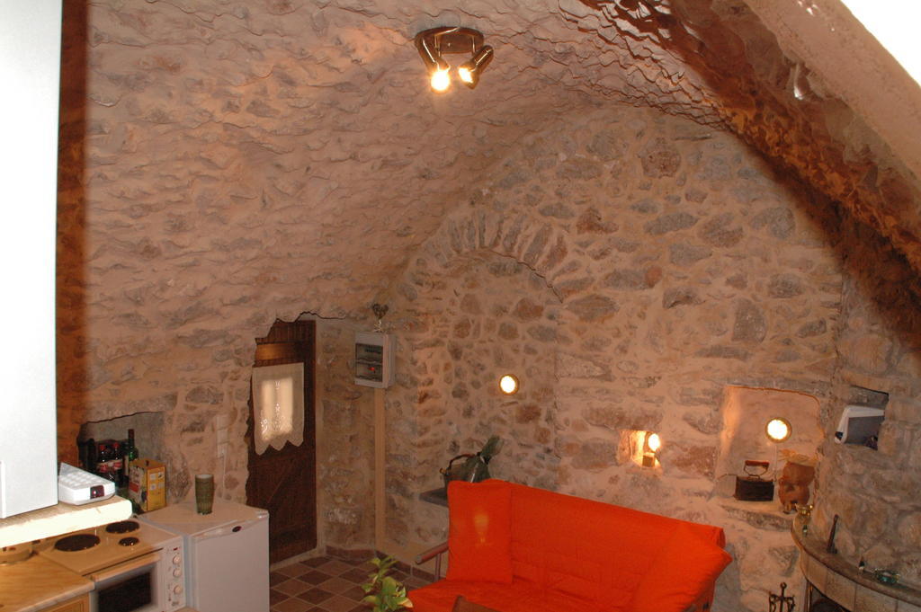 Stoneapartments, Γ Κωσταλοσ Και Σια Οε Avgonima Exterior foto